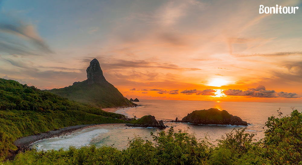 5 lugares que você precisa conhecer em Fernando de Noronha!